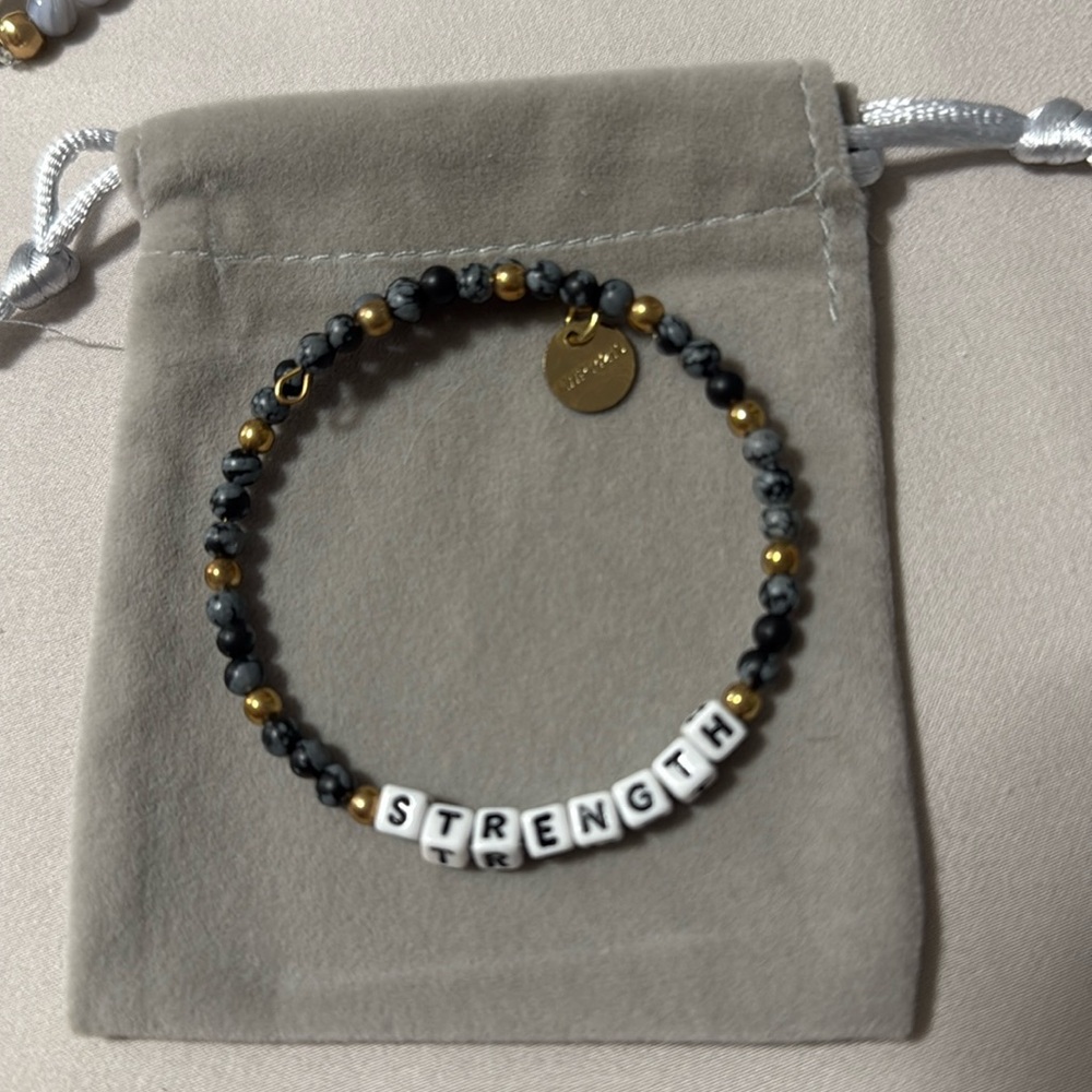 LITTLE WORDS PROJECT- open style bracelet “STRENGTH”